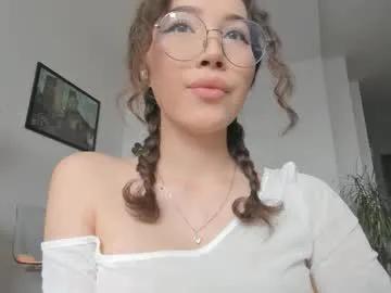 Freechat yours_meyy on Chaturbate