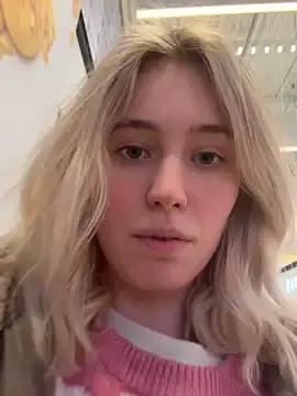 Freechat HoneyRay on StripChat